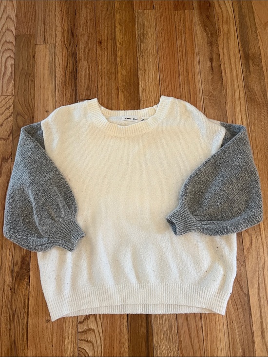 Line & Dot Sweaters - Line & Dot Cream Sweater with Gray Balloon Sleeves